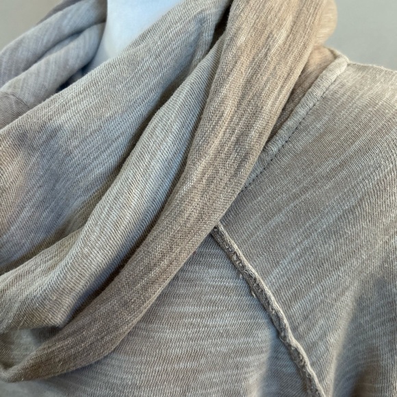 Free People Women's Cream Cocoon Cowl Pullover top - Picture 5 of 10